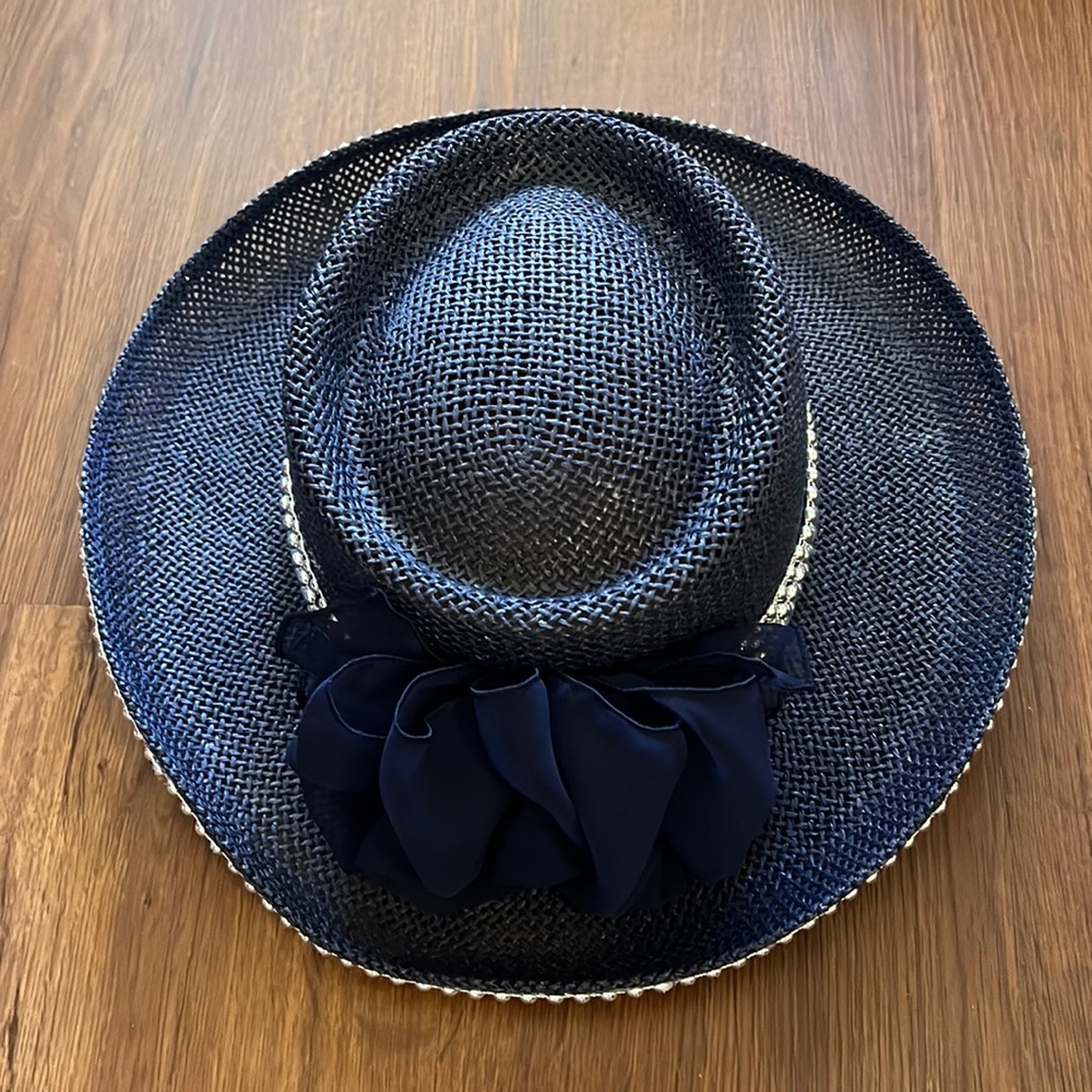 Navy blue hat. #741 - Picture 1 of 4